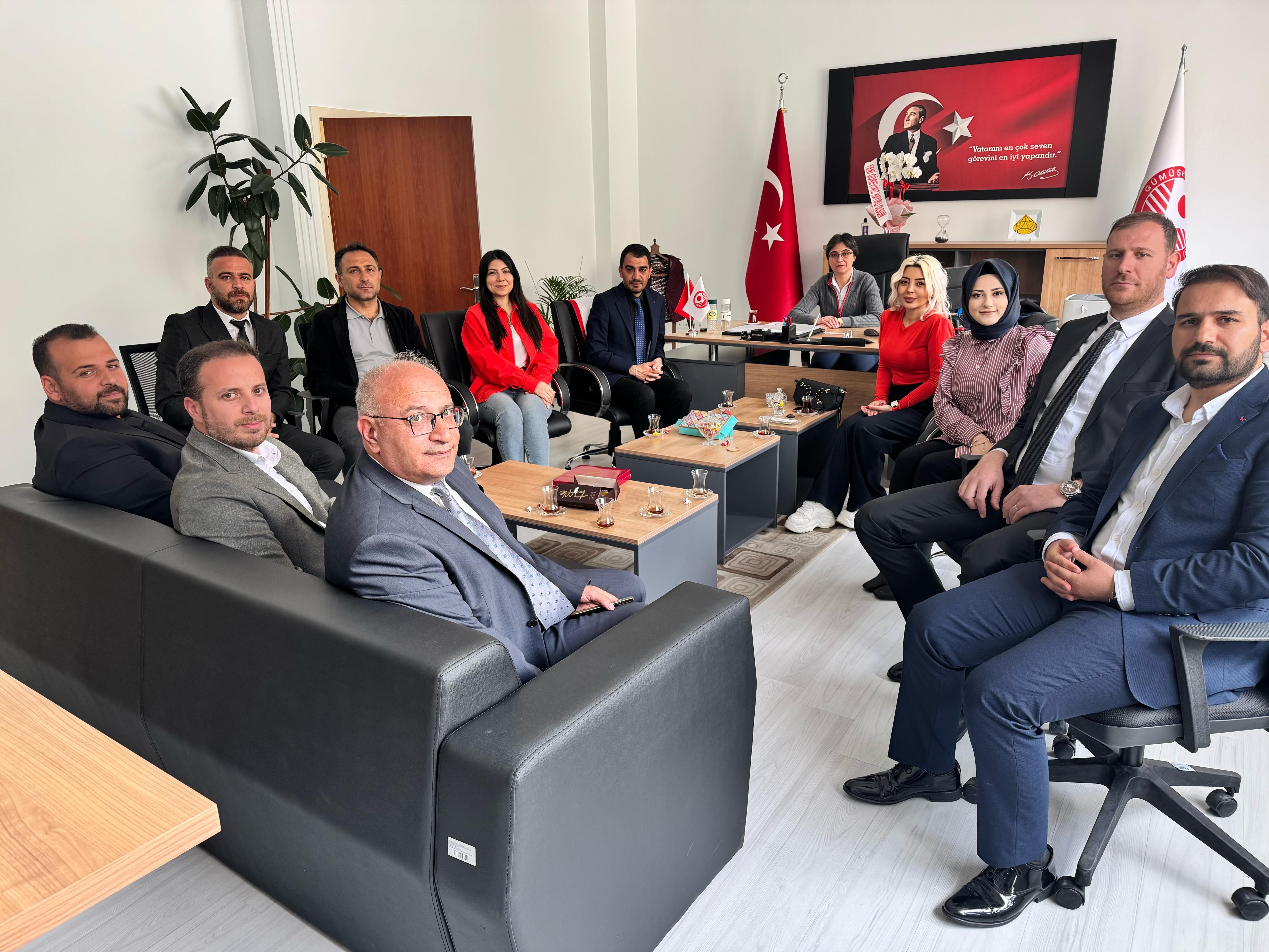 İrfan Can Köse MYO Akademik Personeli Tarafından Enstitü Müdürümüze Hayırlı Olsun Ziyareti