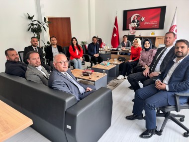 İrfan Can Köse MYO Akademik Personeli Tarafından Enstitü Müdürümüze Hayırlı Olsun Ziyareti