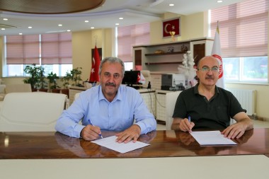 A Protocol  Signed Between Our University and Turkey Kamu-Sen Trabzon Agency